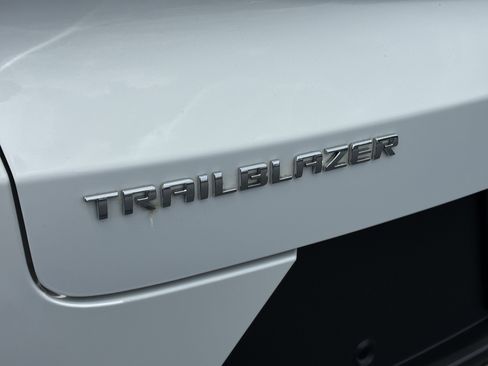 Used 2024 Chevrolet TrailBlazer ACTIV w/ Convenience Package FWD image 10