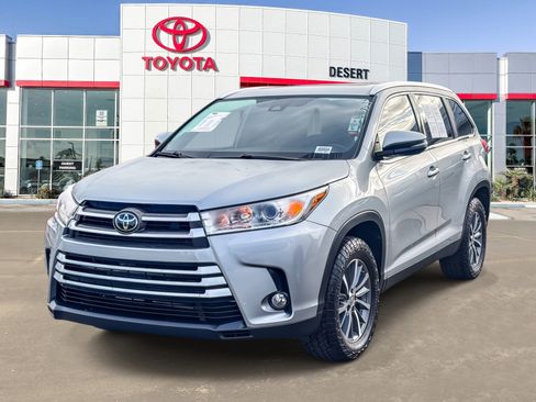 Used 2019 Toyota Highlander XLE image 3