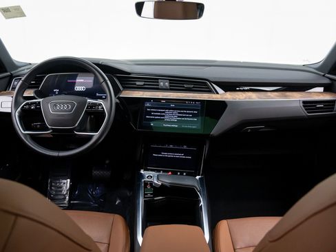 Used 2022 Audi e-tron Premium Plus w/ Premium Plus Package image 13