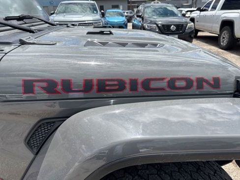 Used 2022 Jeep Gladiator Rubicon w/ Cold Weather Group AWD/4WD image 6