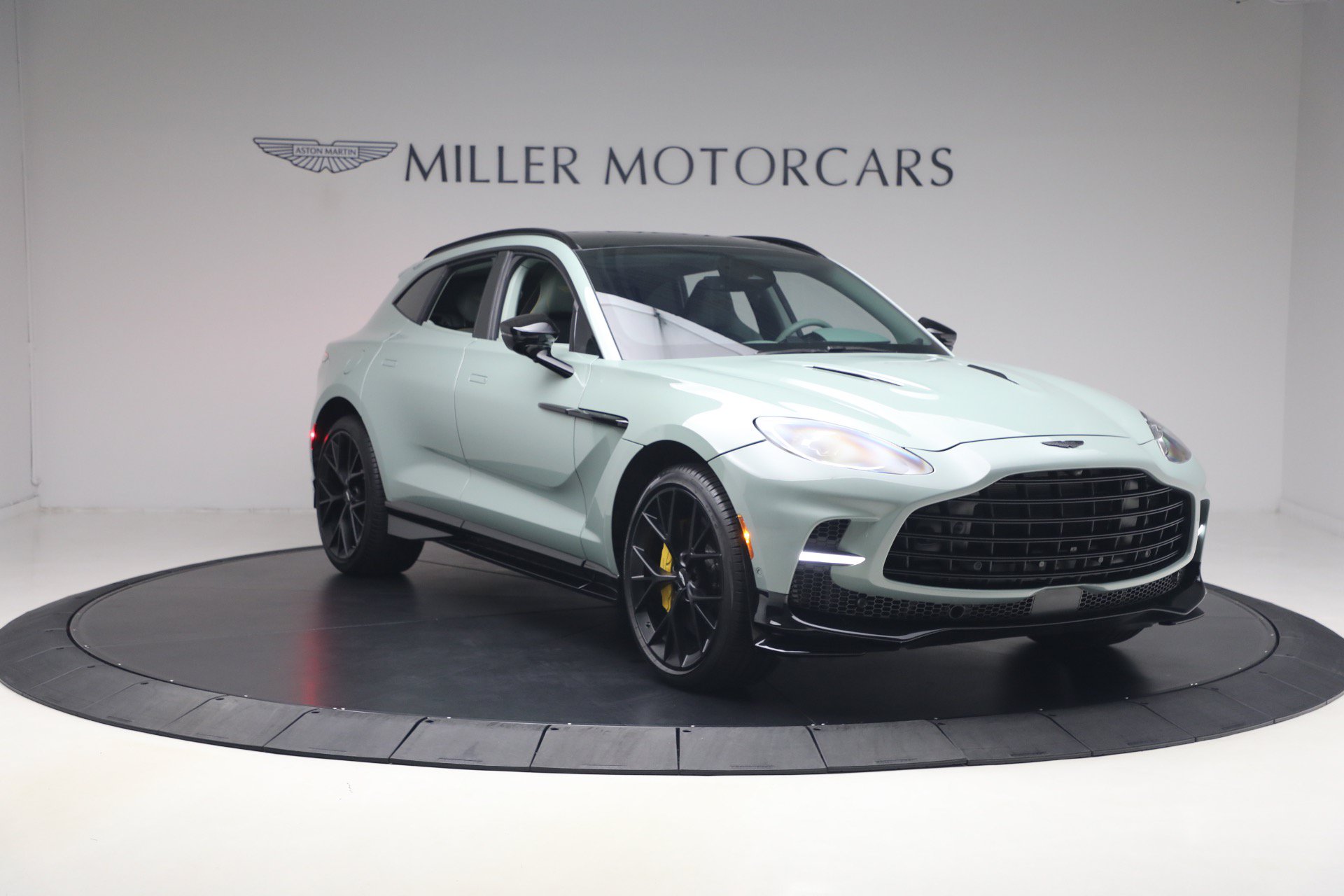 Used 2025 Aston Martin DBX 707 AWD/4WD image 11
