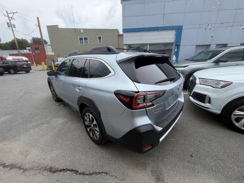 Used 2024 Subaru Outback Limited XT AWD/4WD image 3