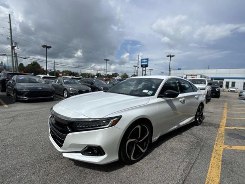 Used 2022 Honda Accord Sport image 4
