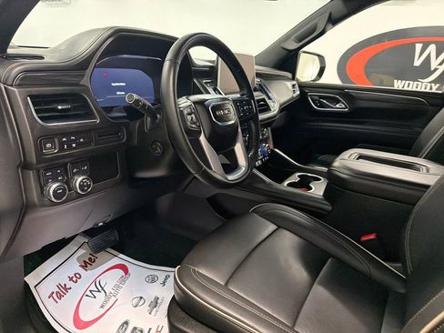 Used 2024 GMC Yukon XL SLT w/ SLT Luxury Package AWD/4WD image 9