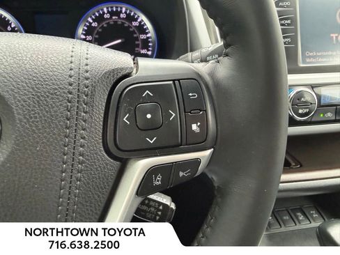 Used 2019 Toyota Highlander XLE w/ Protection Package #3 AWD/4WD image 23