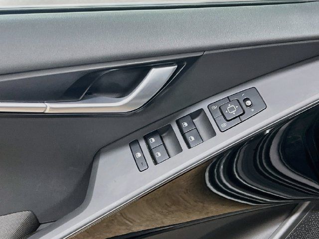 Certified 2025 Kia Niro Wind FWD image 18
