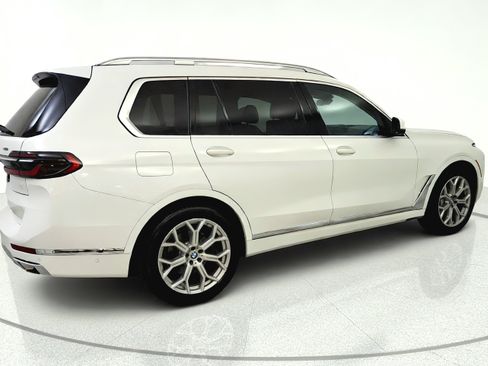 Used 2023 BMW X7 xDrive40i AWD/4WD image 7