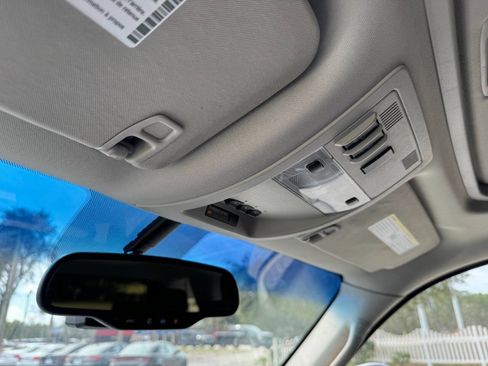 Used 2012 Cadillac Escalade Luxury image 23