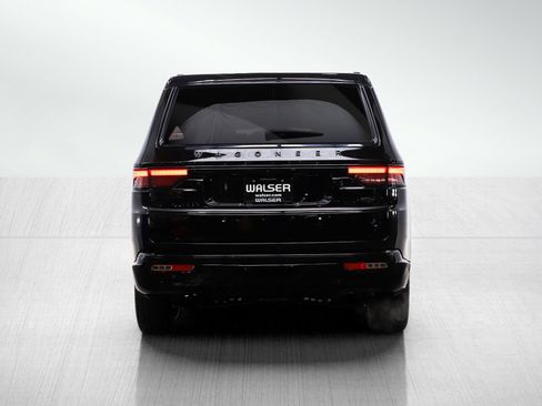 Used 2024 Jeep Wagoneer Series II image 4