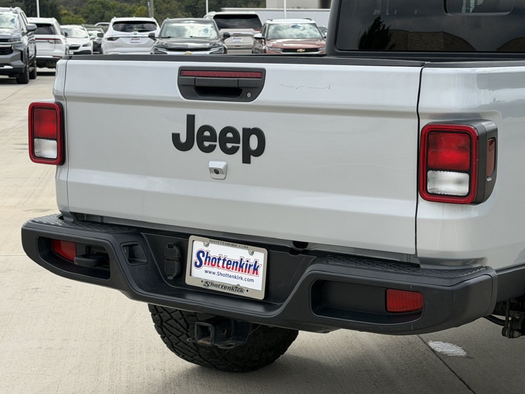 Used 2023 Jeep Gladiator Sport AWD/4WD image 6