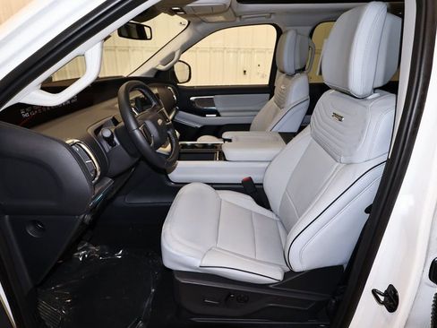 New 2026 Ford Expedition Platinum w/ Platinum Ultimate Package AWD/4WD image 11