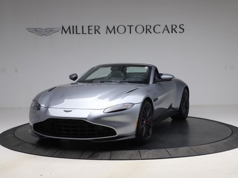Used 2021 Aston Martin V8 Vantage Roadster RWD image 13