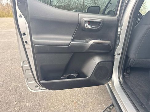 Used 2021 Toyota Tacoma TRD Off-Road w/ Technology Package image 14