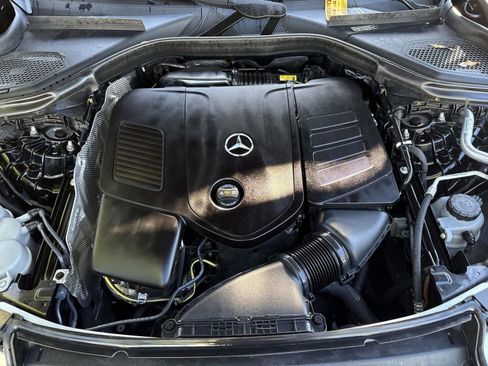 Used 2024 Mercedes-Benz GLC 300 image 19