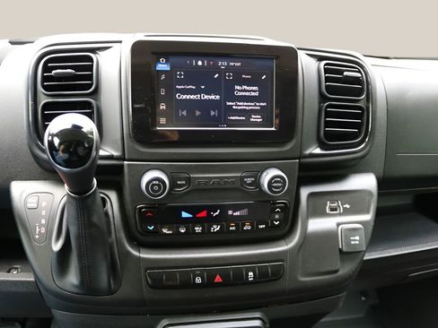 Used 2025 RAM ProMaster 2500 w/ Convenience Group FWD image 22