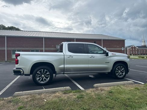 Used 2020 Chevrolet Silverado 1500 LT w/ Texas Edition image 7