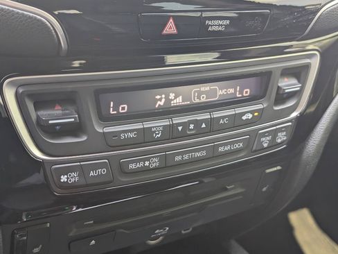Used 2019 Honda Pilot Touring image 22
