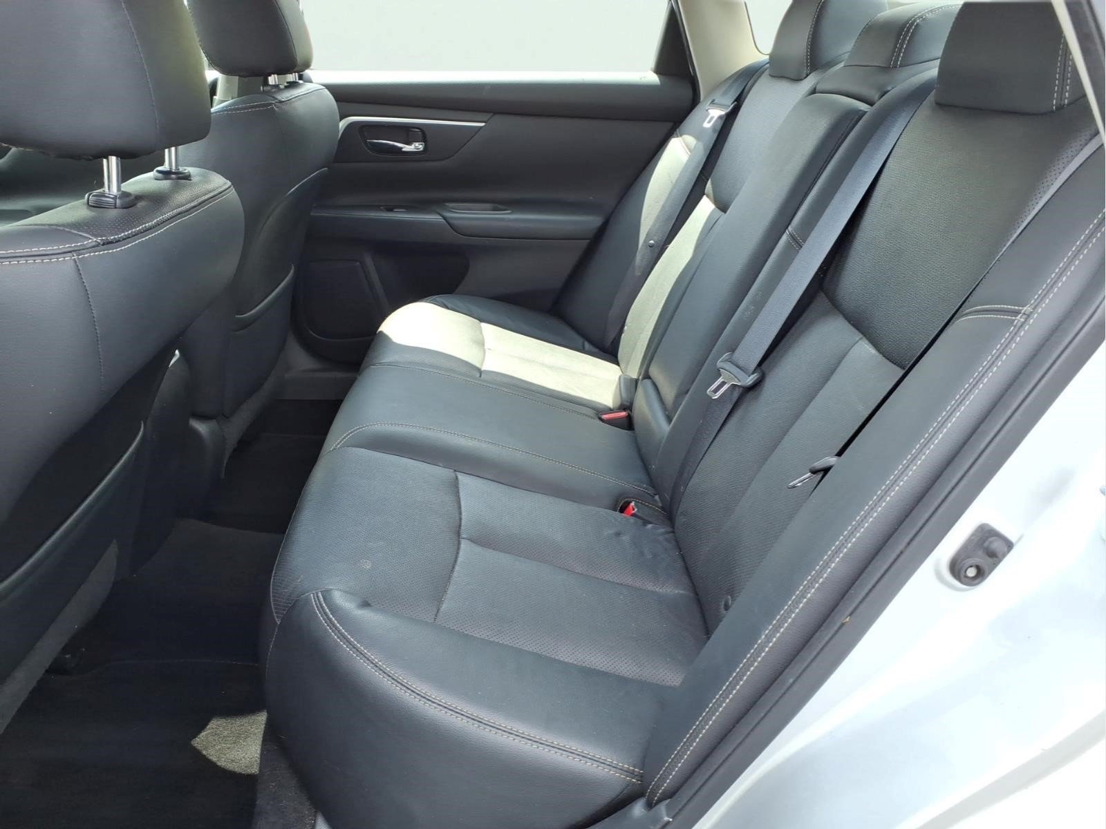 Used 2017 Nissan Altima 3.5 SL FWD image 11