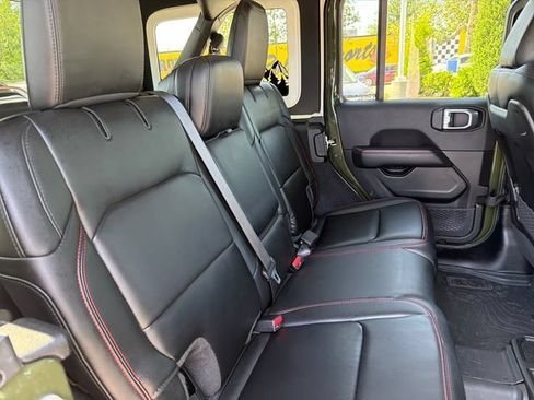 Used 2024 Jeep Wrangler Unlimited Rubicon AWD/4WD image 28
