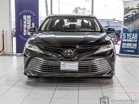 Used 2020 Toyota Camry XLE image 2