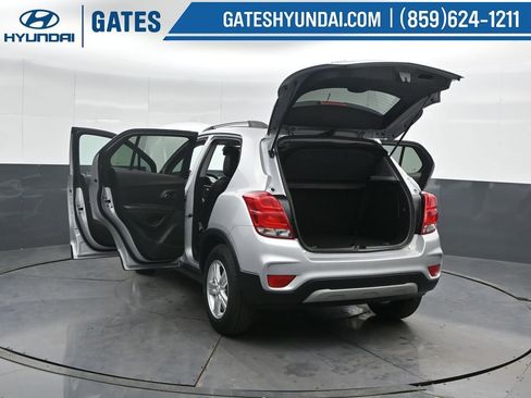 Used 2022 Chevrolet Trax LT w/ LT Convenience Package image 50