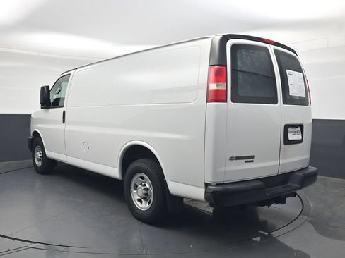 Used 2016 Chevrolet Express 2500 RWD image 7