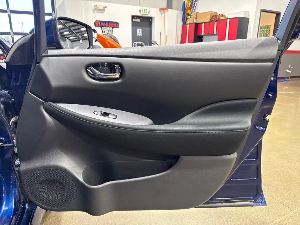 Used 2025 Nissan Leaf S FWD image 16