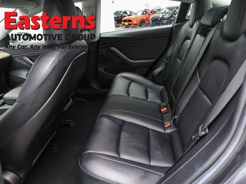 Used 2018 Tesla Model 3 Long Range RWD image 16