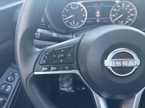 Used 2024 Nissan Sentra SV FWD image 18
