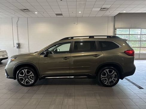 Used 2026 Subaru Ascent Limited AWD/4WD image 2
