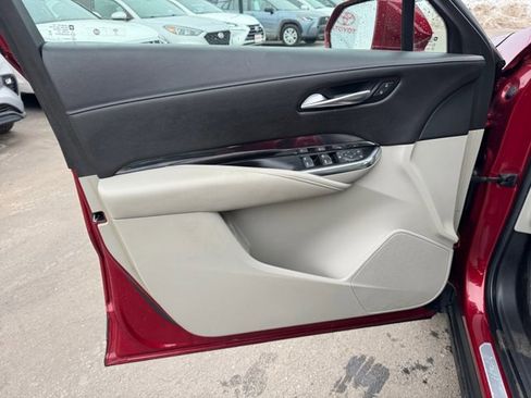 Used 2019 Cadillac XT4 Luxury w/ Cold Weather Package image 25