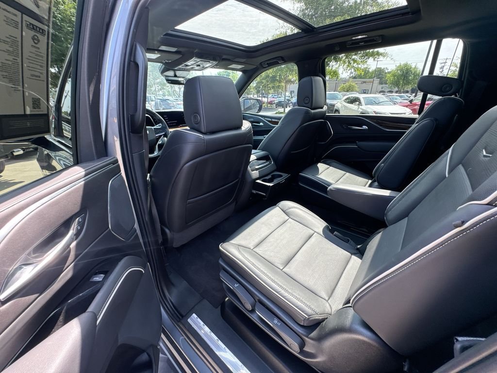 Used 2022 Cadillac Escalade ESV Premium Luxury AWD/4WD image 31