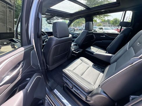 Used 2022 Cadillac Escalade ESV Premium Luxury AWD/4WD image 31