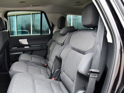 Used 2025 Ford Expedition Active image 24