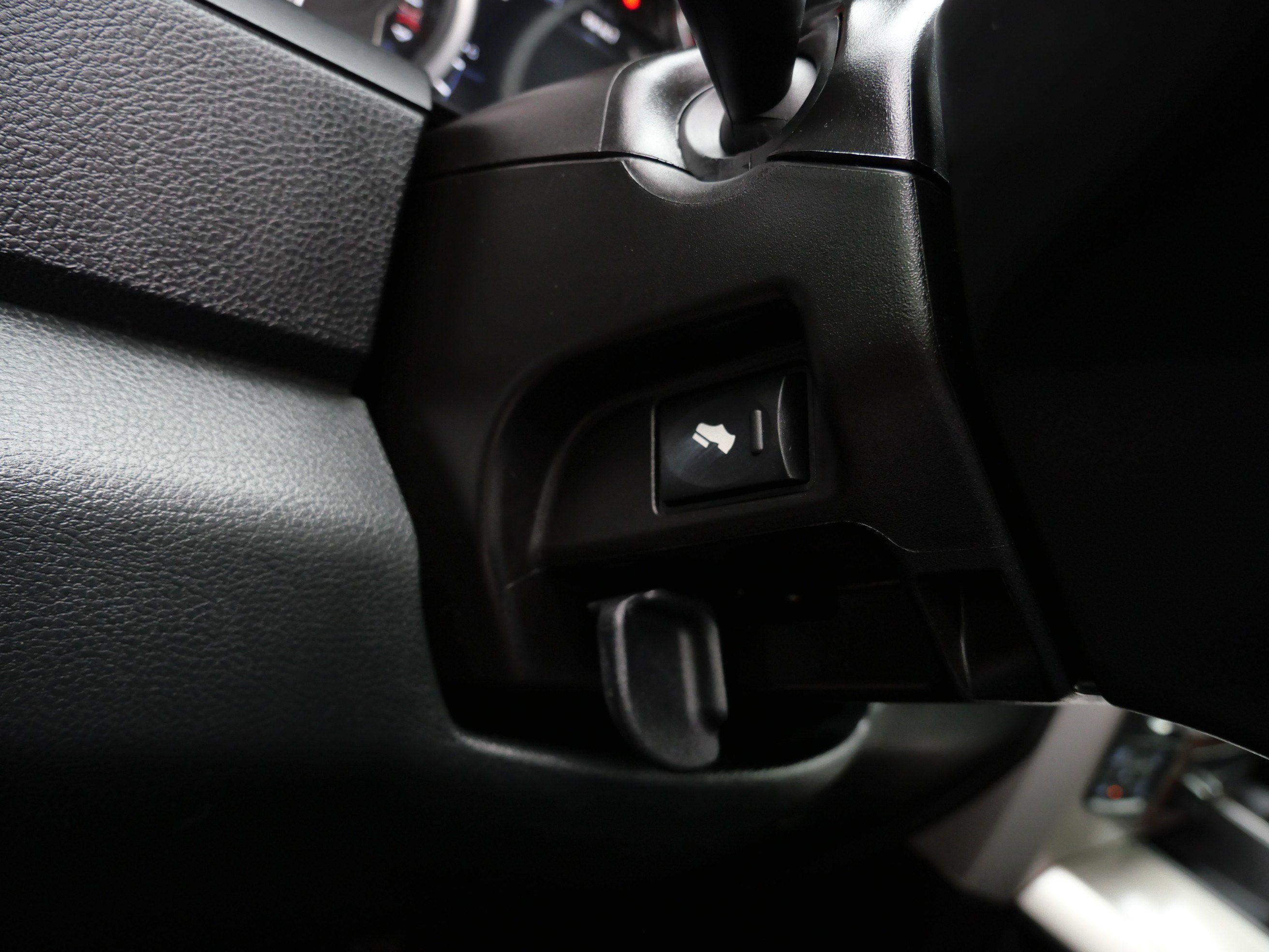 Used 2015 RAM 1500 Laramie w/ Convenience Group AWD/4WD image 28