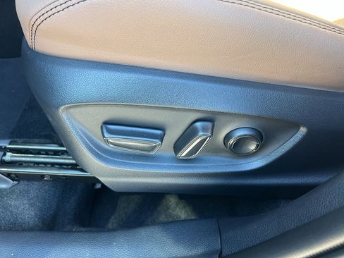 Used 2026 Toyota Corolla Cross XLE image 22