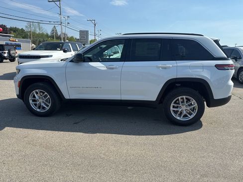 New 2026 Jeep Grand Cherokee Laredo AWD/4WD image 2