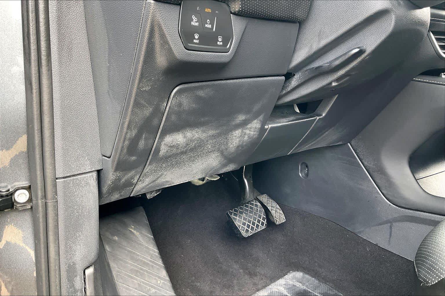 Used 2025 Volkswagen Atlas SE AWD/4WD image 35