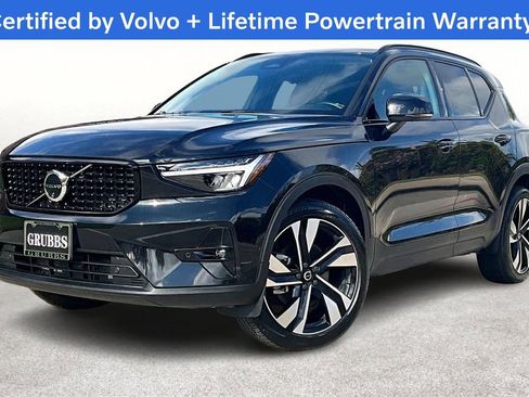 Certified 2025 Volvo XC40 B5 Plus image 14