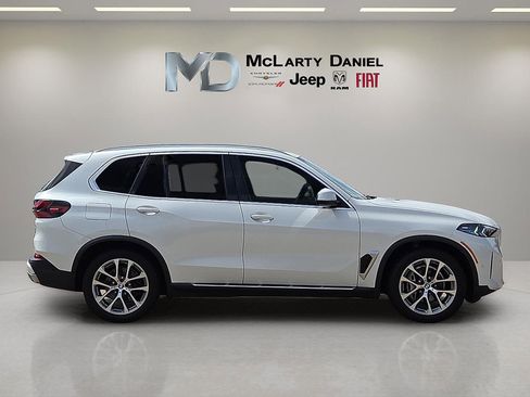 Used 2024 BMW X5 xDrive40i w/ Premium Package AWD/4WD image 6