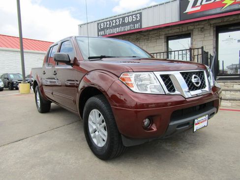 Used 2016 Nissan Frontier SV w/ SV Value Truck Package RWD image 6