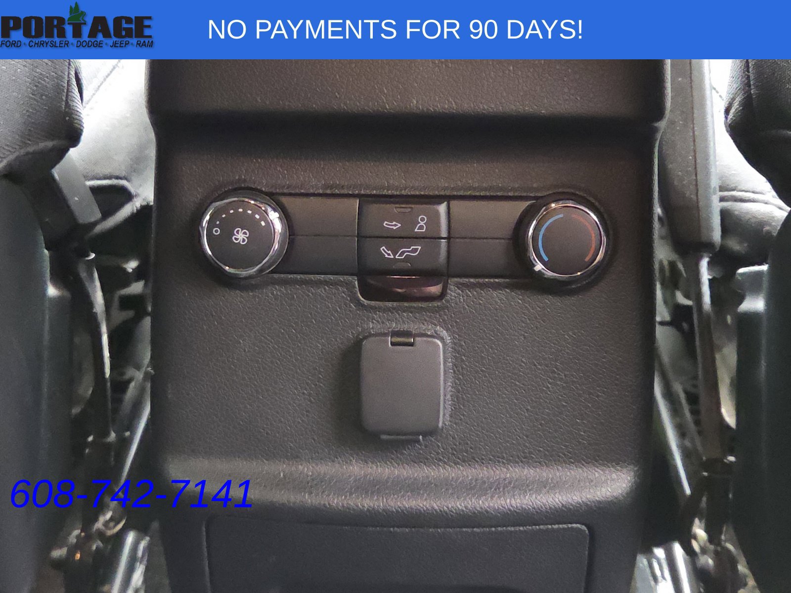 Used 2018 Ford Explorer XLT AWD/4WD image 39