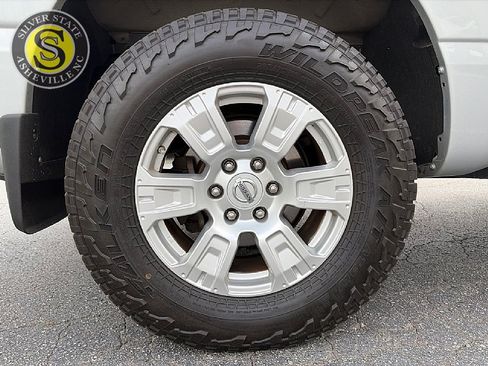 Used 2019 Nissan Titan SV w/ SV Convenience Package AWD/4WD image 9