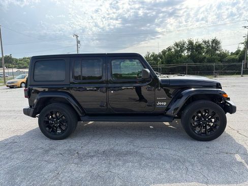 Used 2023 Jeep Wrangler Unlimited Sahara w/ Cold Weather Group AWD/4WD image 2
