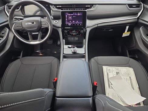 New 2025 Jeep Grand Cherokee L Laredo w/ Luxury Tech Group I image 14