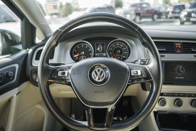 Used 2017 Volkswagen Golf 4-Door FWD image 28