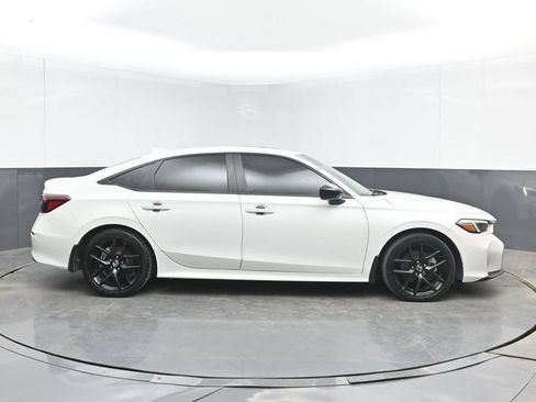 Used 2025 Honda Civic Sport image 11