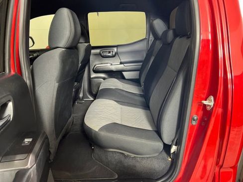 Used 2021 Toyota Tacoma TRD Sport w/ Technology Package image 25