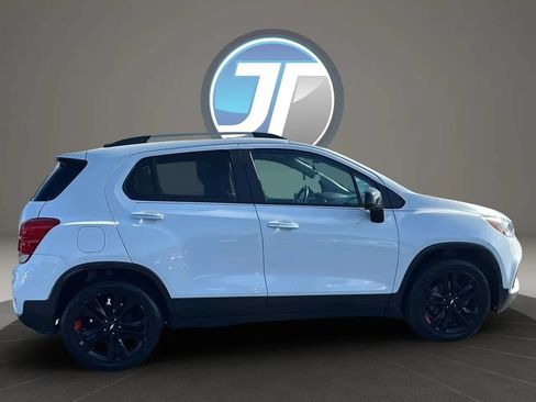 Used 2018 Chevrolet Trax LT w/ Sun & Sound Package FWD image 7