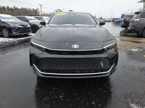 Used 2026 Toyota Crown XLE image 2